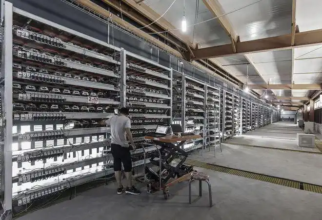 An expansive view of a USA mining farm utilizing low-cost energy, showcasing rows of miners dedicated to cryptocurrencies like ETH and DOG