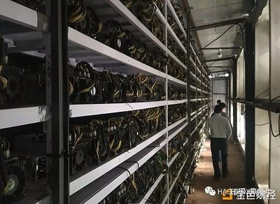 Expansive mining farm employing advanced cooling and power efficiency technologies